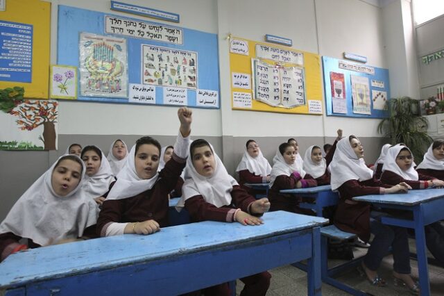 Ιράν: 13.000 οι περιπτώσεις δηλητηρίασης στα σχολεία, 100 παιδιά εξακολουθούν να νοσηλεύονται