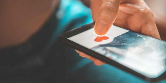 Αγίου Βαλεντίνου: Οι 5 μεγάλες παγίδες στο online dating – Πώς να προστατευτείτε