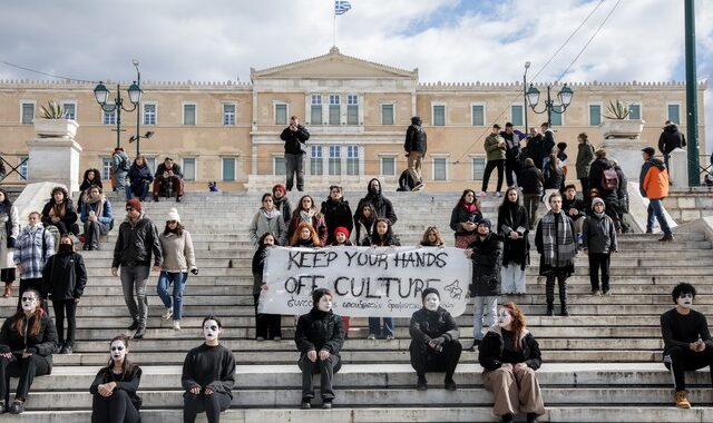 Συνάντηση Μητσοτάκη – καλλιτεχνών το μεσημέρι στο Μαξίμου