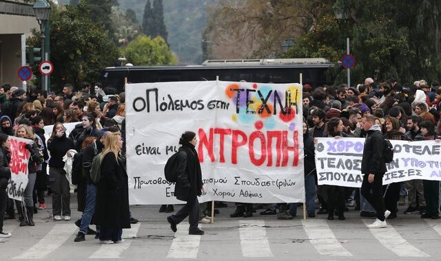 Μαζί και δυνατοί: Πανστρατιά μουσικών σε μεγάλη συναυλία το μεσημέρι της Δευτέρας