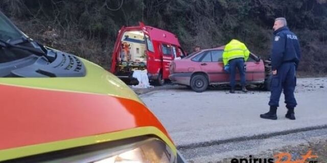 Ιωάννινα: Δύο νεκροί μετά από σφοδρή σύγκρουση ΙΧ με ασθενοφόρο