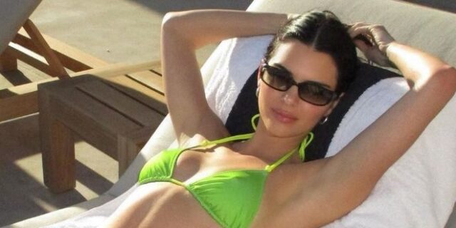 Kendall Jenner: Πόζαρε με καυτό μπικίνι, αλλά όλοι μιλούν για… την παλάμη της – “Τι έπαθε το χέρι σου”