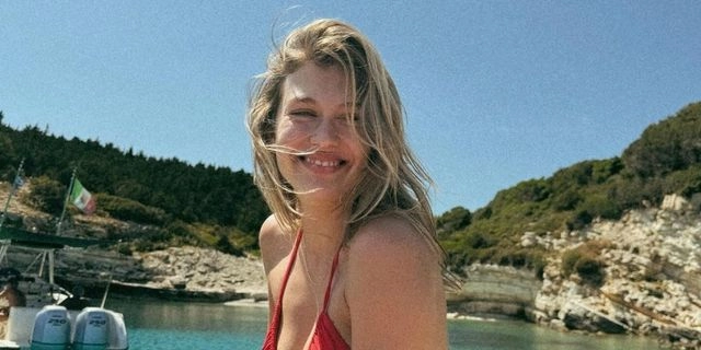 Η Κλέλια Ανδριολάτου με το μπικίνι της δηλώνει “ανενόχλητη”
