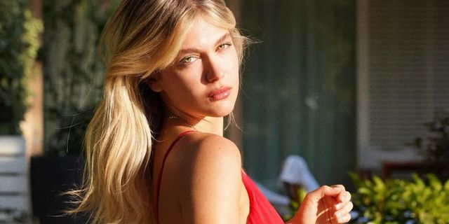 Κλέλια Ανδριολάτου: “Χωρίζει” με μαγιό και παγωτό στο χέρι