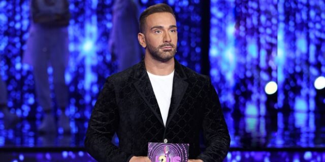 Κοκλώνης: “Αδειάζει” τα ζευγάρια του J2US – “Ακούνε άραγε τη φωνή τους στο replay;”