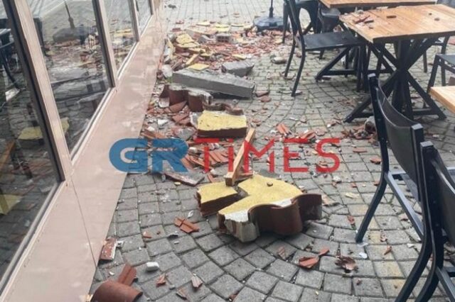 Κακοκαιρία Μπάρμπαρα: Ζημιές από πτώση τούβλων σε καταστήματα στην Κομοτηνή