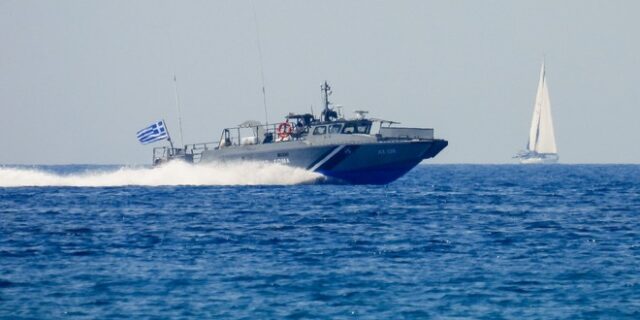 Σάμος: Πυρκαγιά σε δεξαμενόπλοιο – Καλά στην υγεία τους τα 17 μέλη του πληρώματος