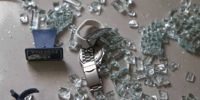 Αιγάλεω: Ληστεία σε κοσμηματοπωλείο – Οι δράστες μπήκαν με το αμάξι