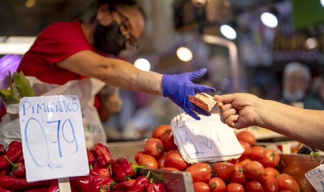 Η ευρωπαϊκή οικονομία στη “θηλιά” του πληθωρισμού – Φόβος για νέες αυξήσεις επιτοκίων από ΕΚΤ