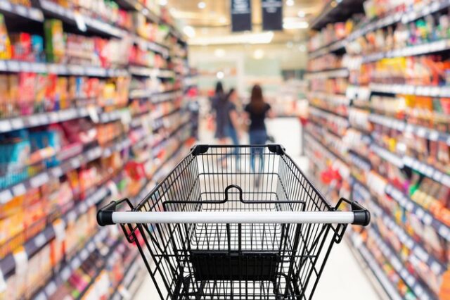 Σούπερ μάρκετ: Ανατιμήσεις μισού δις ευρώ πλήρωσαν οι καταναλωτές το 2022