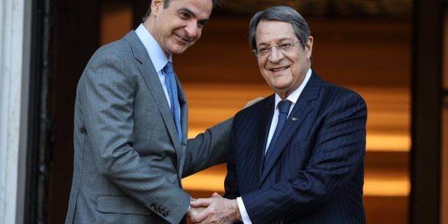 Συνάντηση Μητσοτάκη – Αναστασιάδη: “Με συνεργασία αντιμετωπίσαμε τον τουρκικό αναθεωρητισμό”