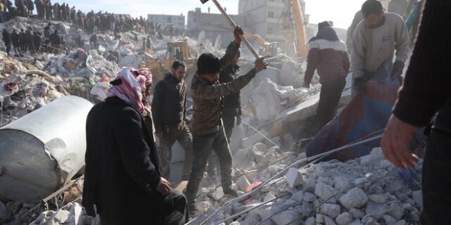 Σεισμός στη Συρία: “Από τα περίχωρα της πόλης, δεν γλίτωσε ούτε ένα κτίριο. Ζήσαμε τη φρίκη”