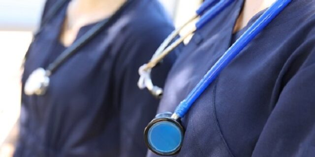 Νοσηλεύτρια κατηγορείται ότι έδινε ηρεμιστικά ζελεδάκια σε παιδιά δομής – Στον εισαγγελέα η υπόθεση