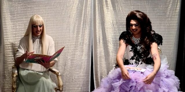 Drag Queens διαβάζουν παραμύθια σε παιδιά στην Αθήνα