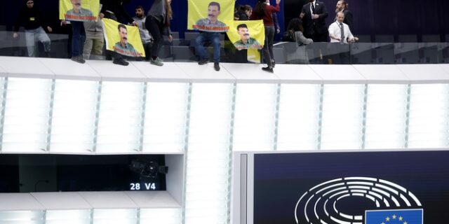 Εισβολή Κούρδων οπαδών του Οτσαλάν στο Ευρωκοινοβούλιο – Διεκόπη η συνεδρίαση