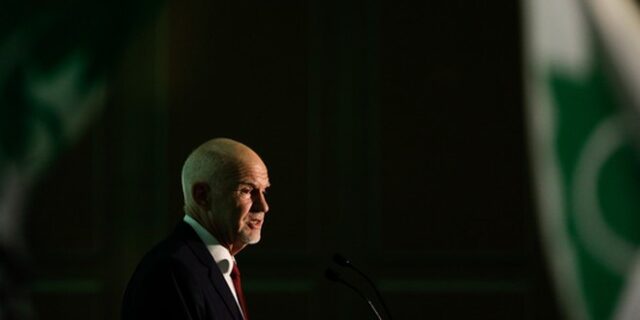 Παπανδρέου σε ΝΔ: “Η ιστορία δεν ξαναγράφεται από υπηρέτες συμφερόντων και κόμματα που προσβάλλουν τη δημοκρατία”