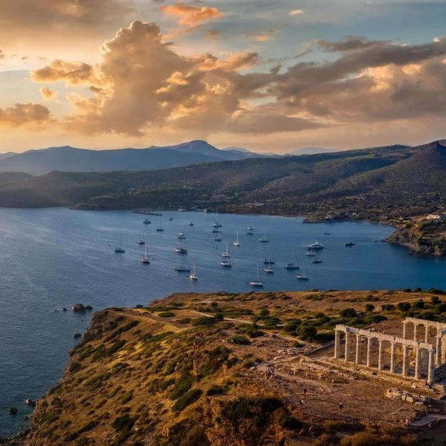 3 από τις πιο όμορφες παραλίες στην Αθήνα για κοντινές βουτιές