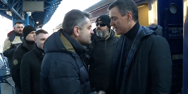 Σάντσεθ: Αιφνιδιαστική επίσκεψη στο Κίεβο από τον Ισπανό πρωθυπουργό