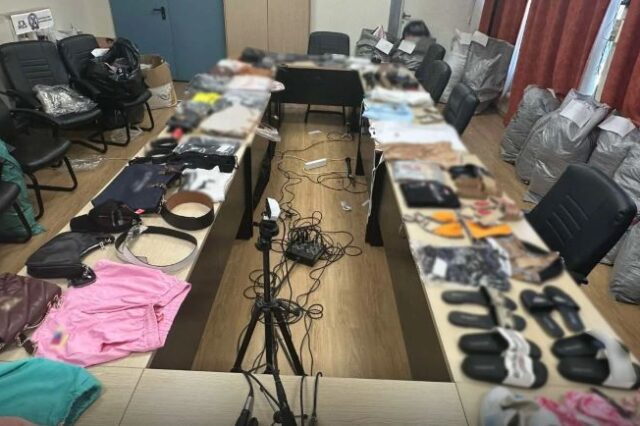 ΕΛΑΣ: Εξαρθρώθηκε εγκληματική οργάνωση που εισήγαγε και διακινούσε προϊόντα “μαϊμού” μέσω διαδικτύου
