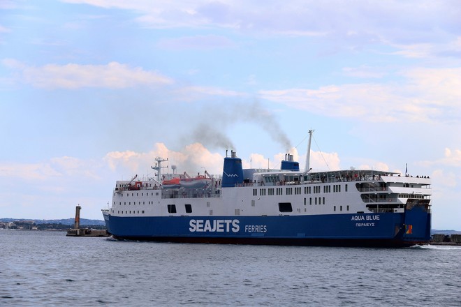 Μηχανική βλάβη στο πλοίο “Superstar” με 143 επιβαίνοντες, ανοιχτά του Αγ. Ευστρατίου
