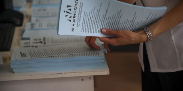 Με νέους, γυναίκες και “ονόματα” στα ψηφοδέλτια η ΝΔ θέλει να διορθώσει τις “αδυναμίες” της