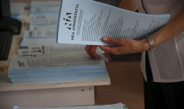 Με νέους, γυναίκες και “ονόματα” στα ψηφοδέλτια η ΝΔ θέλει να διορθώσει τις “αδυναμίες” της