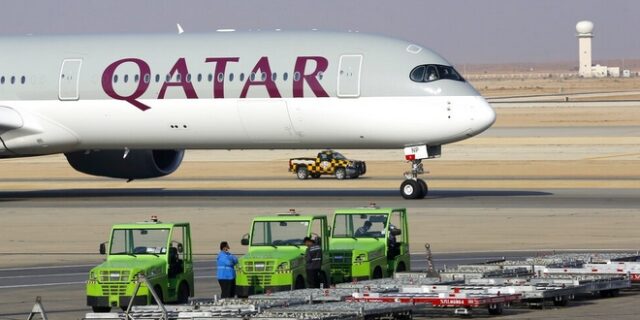 Qatargate – Politico: Υπό έρευνα οι δωρεάν πτήσεις αξιωματούχου της Κομισιόν με “χορηγό” το Κατάρ