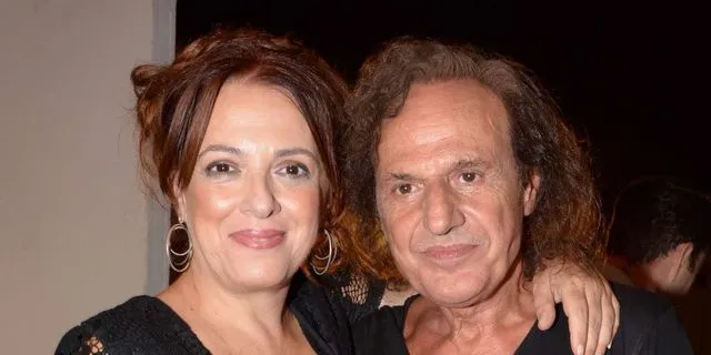 Οι σπάνιες οικογενειακές φωτογραφίες, με τον Βασίλη Παπακωνσταντίνου και την κόρη τους