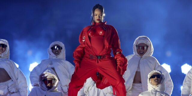 Super Bowl 2023: Παράκρουση για τη Rihanna στο Halftime Show – Αποκάλυψε ότι είναι έγκυος ξανά