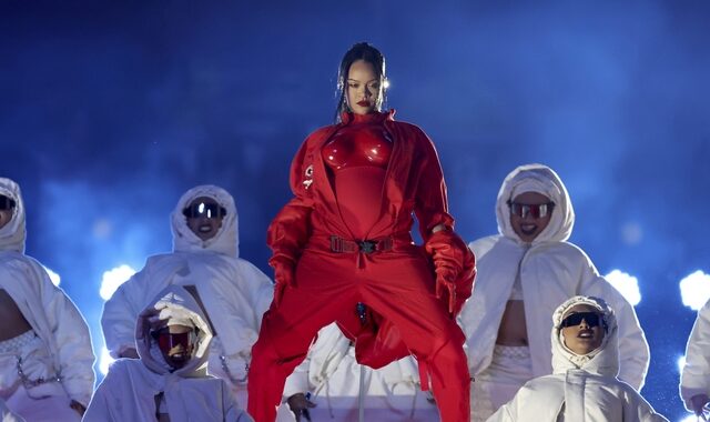 Super Bowl 2023: Παράκρουση για τη Rihanna στο Halftime Show – Αποκάλυψε ότι είναι έγκυος ξανά