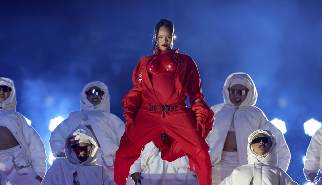 Super Bowl 2023: Παράκρουση για τη Rihanna στο Halftime Show – Αποκάλυψε ότι είναι έγκυος ξανά