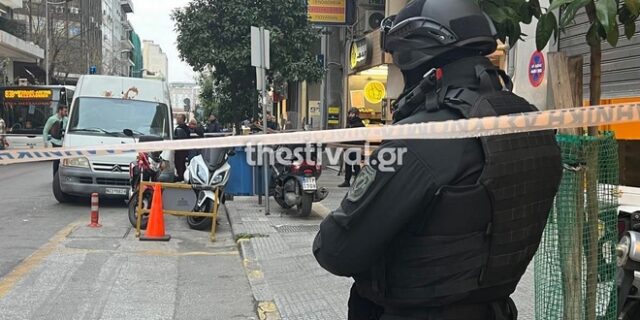 Θεσσαλονίκη: Σουβλάκια το “ύποπτο αντικείμενο” έξω από το ρωσικό προξενείο – Ελεγχόμενη έκρηξη