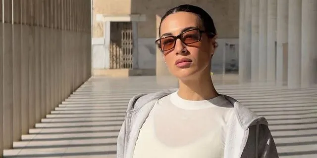 Η Ευγενία Σαμαρά φόρεσε το μαγιό της και κολύμπησε σε γεωθερμικά νερά με θέα τον Βόρειο Ατλαντικό Ωκεανό