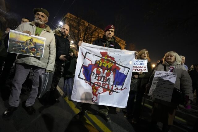 Σερβία: Διαδήλωση ακροδεξιών κατά της λύσης για το Κόσοβο – Φώναζαν συνθήματα υπέρ του Πούτιν και της Wagner