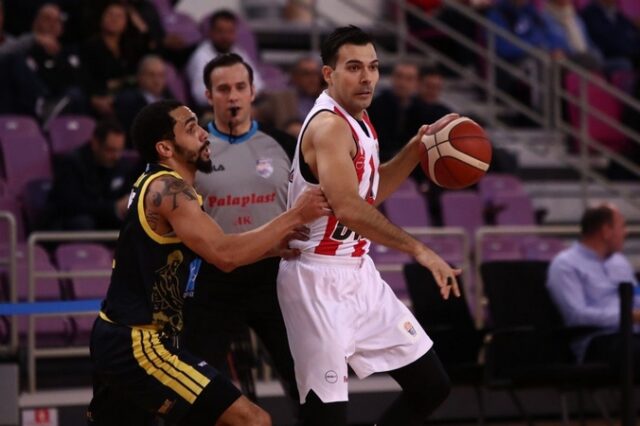 Ολυμπιακός – Άρης 82-51: Ο Σλούκας γύρισε και οι ερυθρόλευκοι έκαναν το χρέος τους