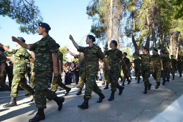 Πηγές ΥΠΕΘΑ για αναβολές στράτευσης: “Ουδείς που σπουδάζει ή διαμένει ήδη στο εξωτερικό θίγεται”