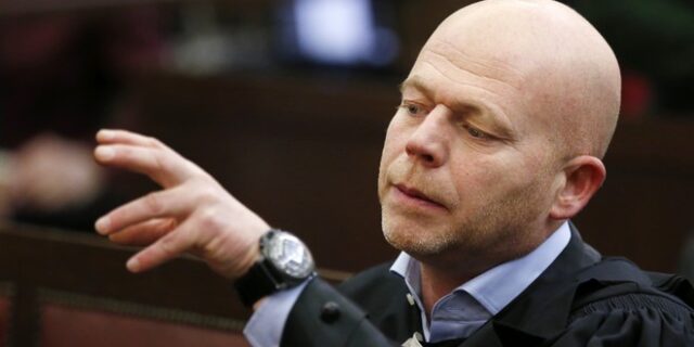 Politico – QatarGate: Ο “δικηγόρος του διαβόλου” Σβεν Μέρι αναλαμβάνει την υπεράσπιση της Εύας Καϊλή