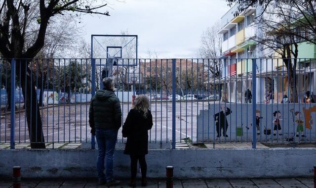 Θεσσαλονίκη: Ανήλικος απείλησε με μαχαίρι καθηγητή κατά τη διάρκεια σχολικού ποδοσφαιρικού αγώνα