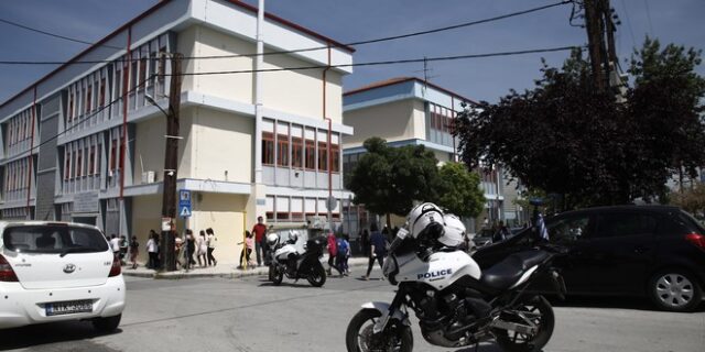 Θεσσαλονίκη: Εισβολή εξωσχολικών σε τάξη εν ώρα μαθήματος – Τραυμάτισαν καθηγήτρια