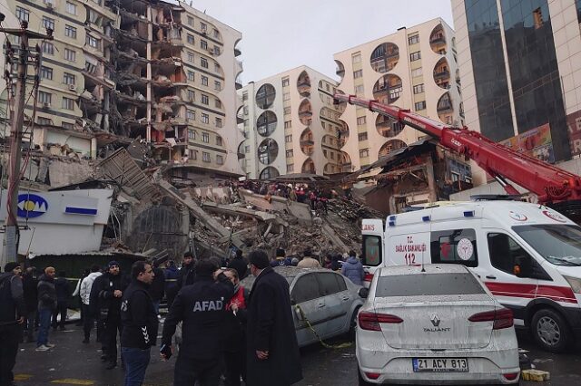 Σεισμός στην Τουρκία: Βοήθεια υπόσχεται η ΕΕ