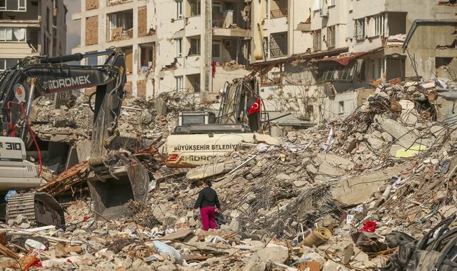 Θλιβερό ορόσημο: Ξεπέρασαν τους 50.000 οι νεκροί από τον σεισμό σε Τουρκία – Συρία