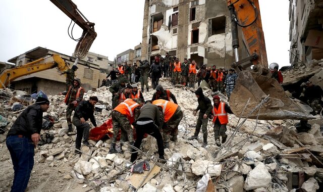 Σεισμός στην Τουρκία: Κοντά στους 5.000 οι νεκροί – Μπαράζ ισχυρών μετασεισμών