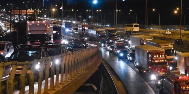 Καθαρά Δευτέρα: Κορυφώνεται η επιστροφή των εκδρομέων – Πού υπάρχουν προβλήματα