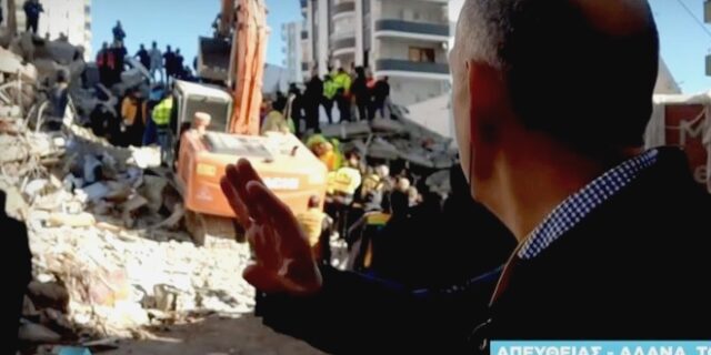 Σεισμός στην Τουρκία: Η στιγμή που άνδρας ανασύρεται ζωντανός σε τηλεοπτική σύνδεση – Συγκλονιστικό βίντεο
