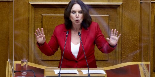 Καλλιόπη Βέττα: Ψέματα και ανέξοδες προεκλογικές εξαγγελίες από τον Μητσοτάκη στην Κοζάνη