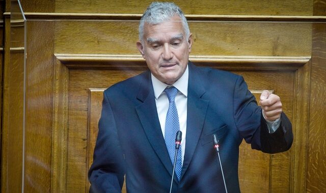 Μανούσος Βολουδάκης: Πέθανε ο βουλευτής Χανίων της Νέας Δημοκρατίας