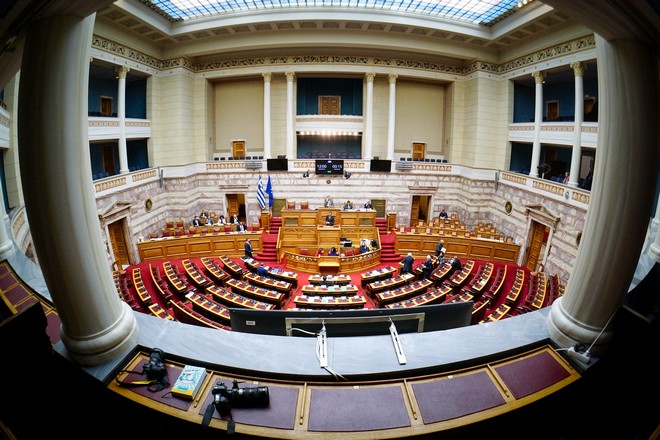 Τροπολογία για Κασιδιάρη: Επέμεινε στη “Θεωρία των Δύο Άκρων” η κυβέρνηση – Ψηφίστηκε μόνο από ΝΔ-ΠΑΣΟΚ