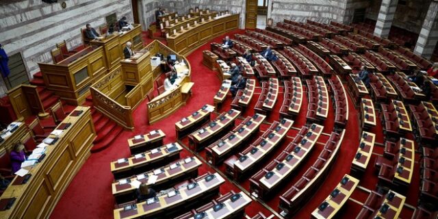 Βουλή: Oρκίστηκε βουλευτής Χανίων ο Γιάννης Κασσελάκης