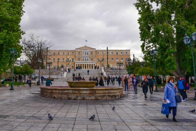 Καιρός: Θερμοκρασίες πάνω από τα κανονικά επίπεδα και άνεμοι την Παρασκευή