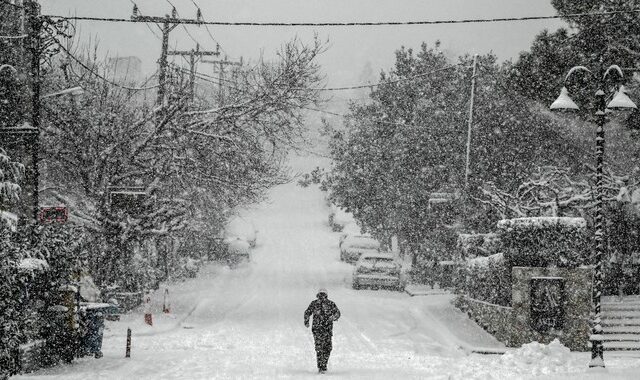 Κακοκαιρία Μπάρμπαρα: Πού θα χιονίσει – Έλεγχοι από το Σάββατο για αντιολισθητικά μέσα στα οχήματα